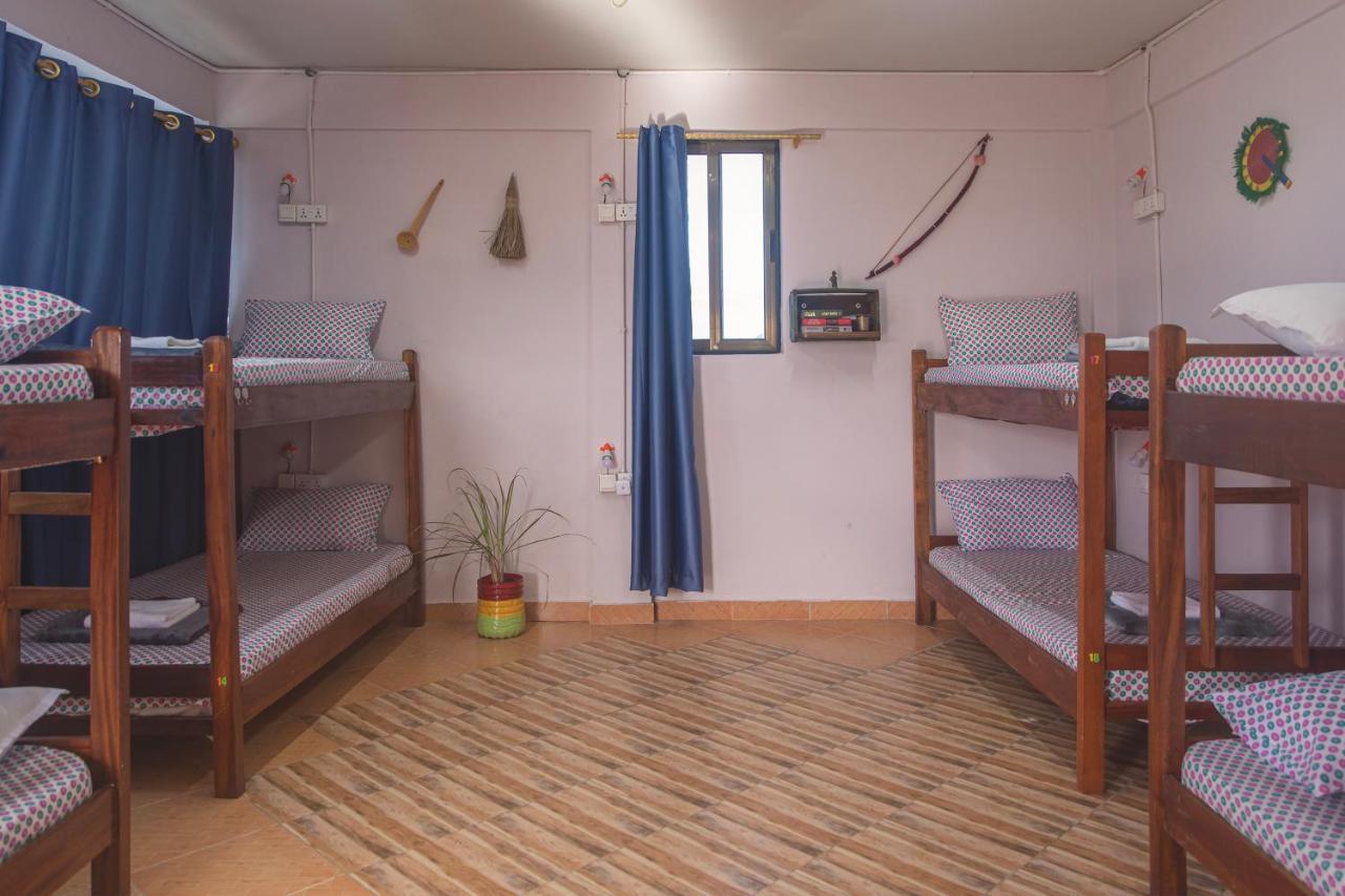 African Vibrations Hostel Osu อักกรา ภายนอก รูปภาพ