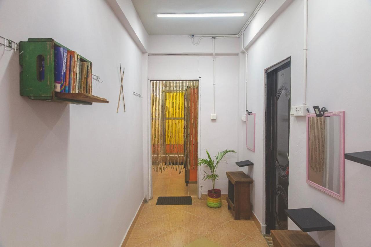 African Vibrations Hostel Osu อักกรา ภายนอก รูปภาพ